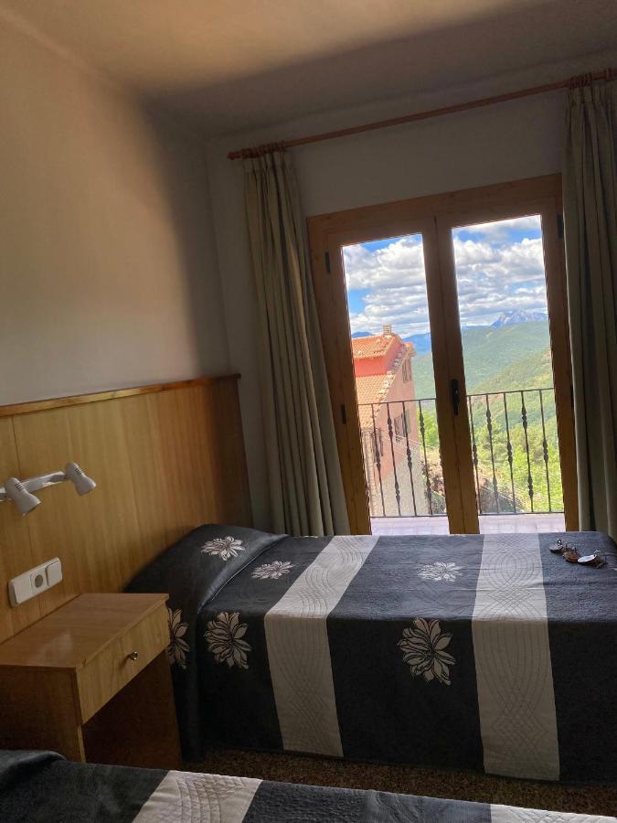 Hostal Alt Llobregat 努奇堡 外观 照片