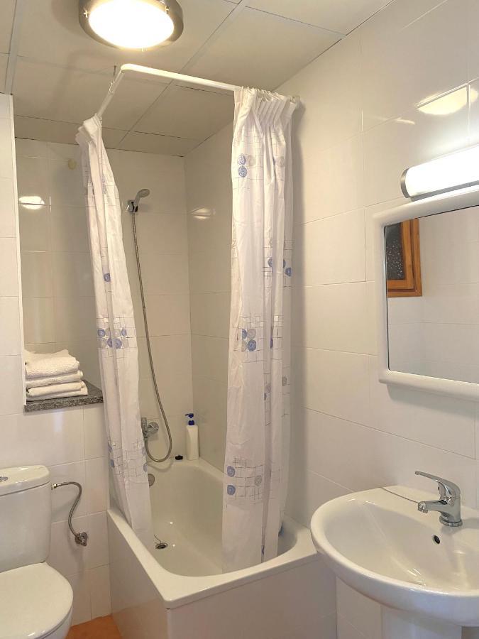 Hostal Alt Llobregat 努奇堡 外观 照片