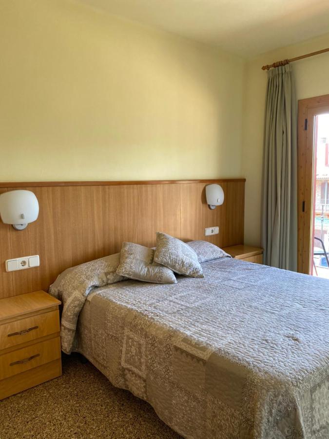 Hostal Alt Llobregat 努奇堡 外观 照片